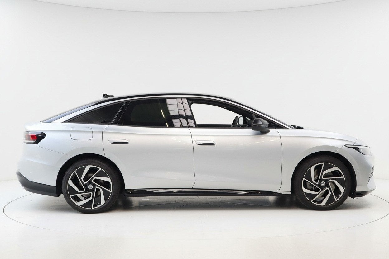 Volkswagen ID.7 Pro Business 77 kWh|Full options|LED Matrix|, Auto's, Dealer onderhouden, Gebruikt, Zwart, Alcantara