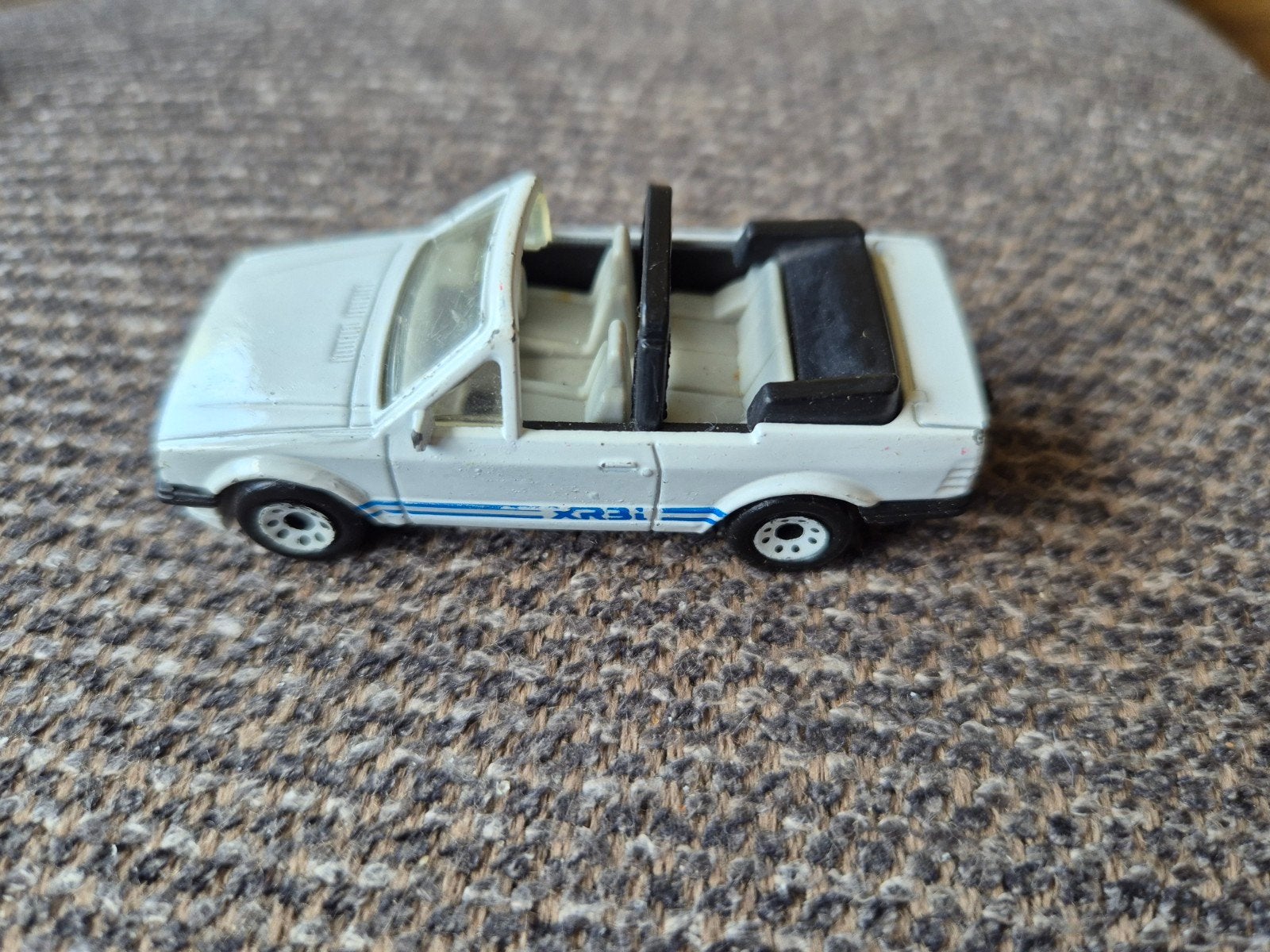 Matchbox witte Ford Escort XR3i Cabriolet, Ophalen of Verzenden, Gebruikt, Auto