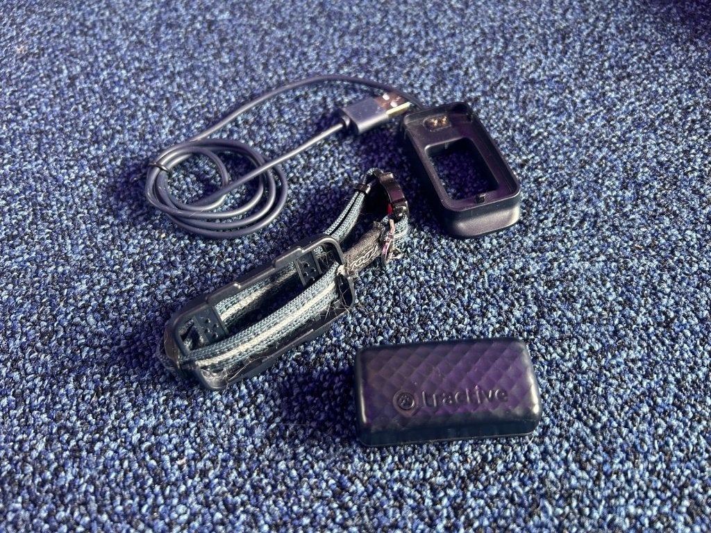 Tractive GPS tracker huisdieren + Oplader, Halsband, Ophalen of Verzenden, Zo goed als nieuw