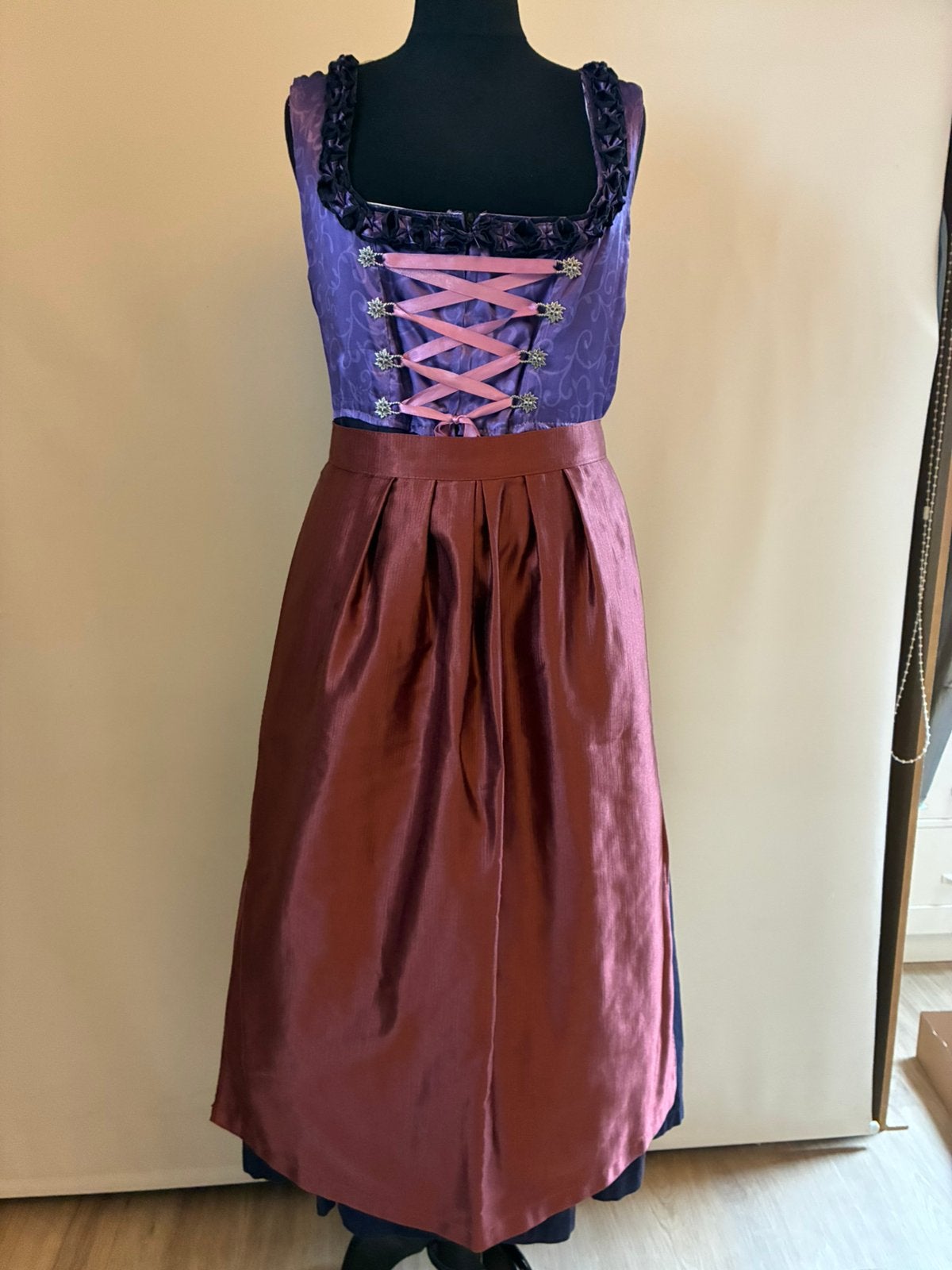 Dirndl edelnice trachtenmode maat 40