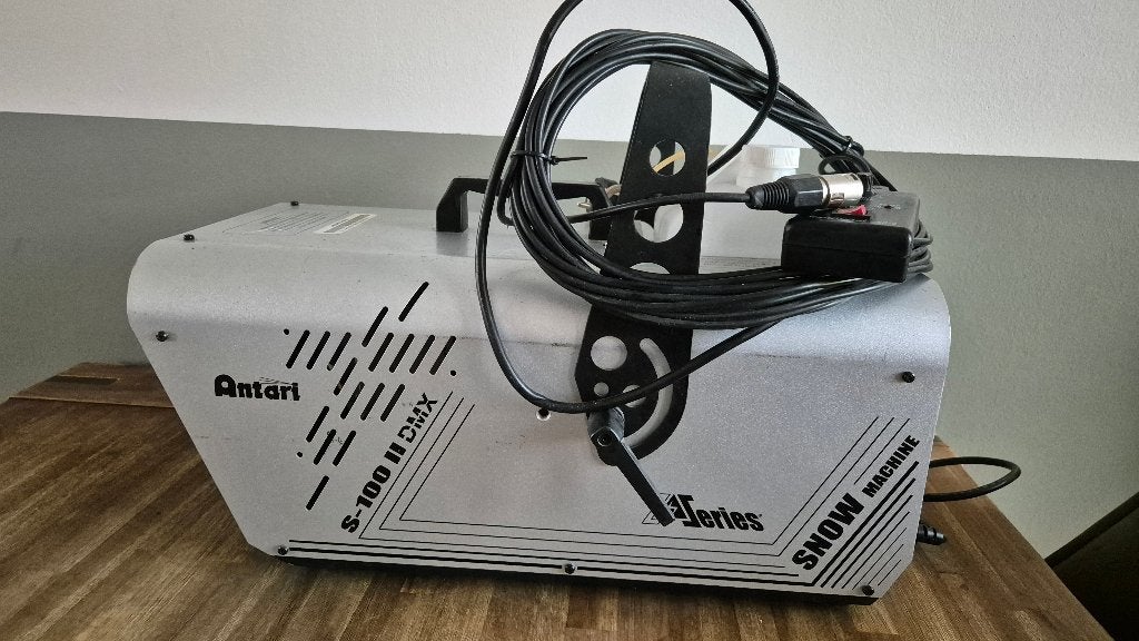 Antari S-100 II DMX Sneeuwmachine – Pro Sneeuwmachine ️️, Ophalen of Verzenden, Gebruikt, Licht, Geluidgestuurd
