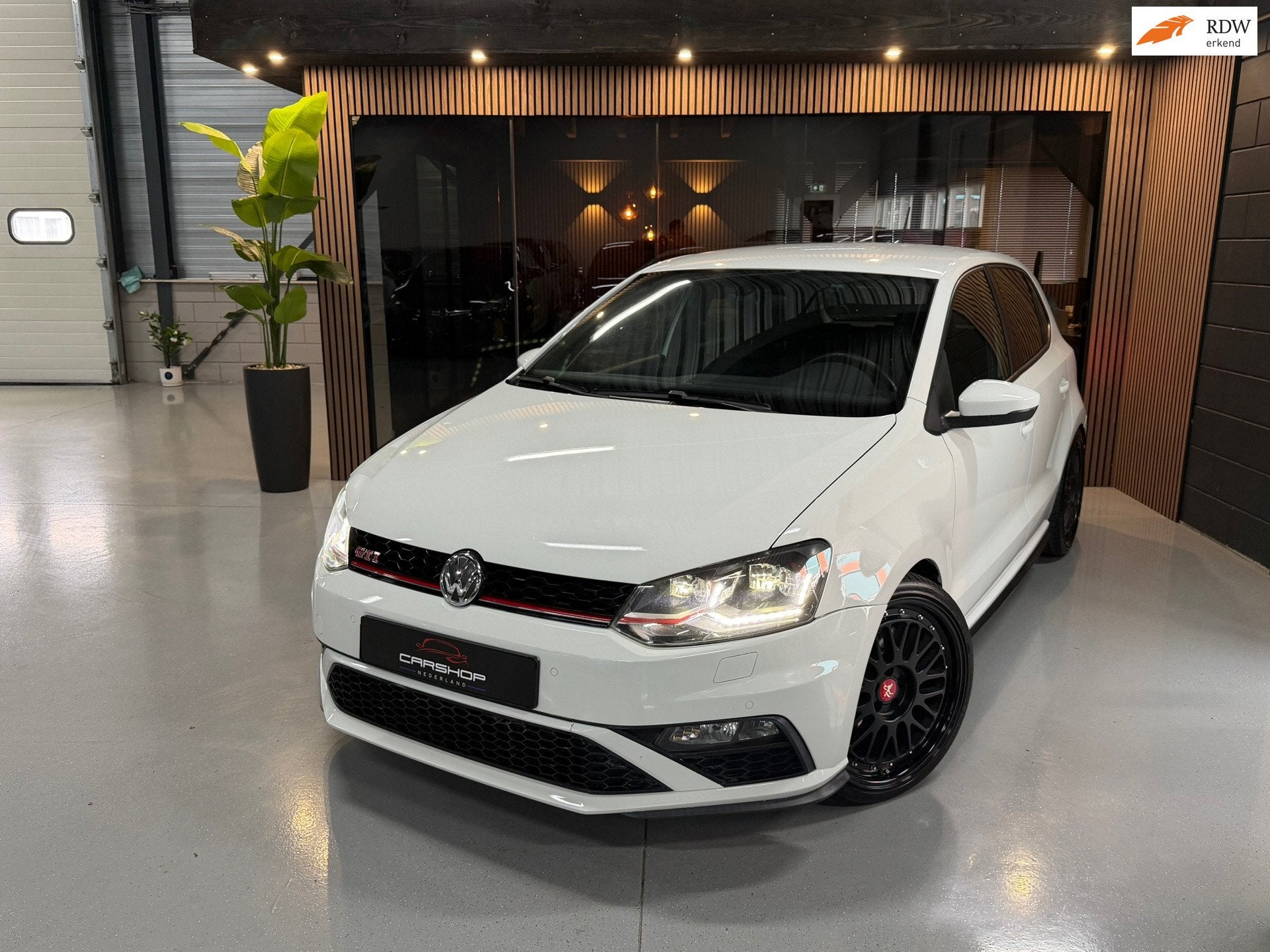 Volkswagen Polo 1.8 TSI GTI H&R/BBS/NAVI/LED/STOELVRM/AIRCO, Voorwielaandrijving, Dealer onderhouden, Stof, Zwart