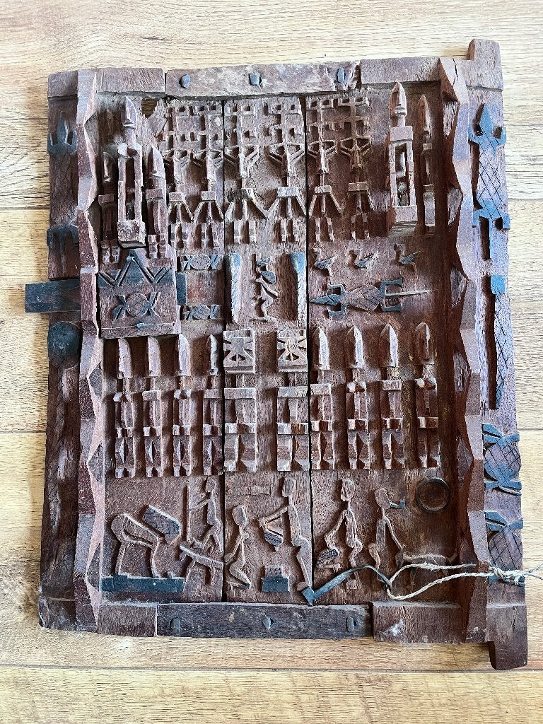 Graandeurtje uit Dogon, Malie, Ophalen