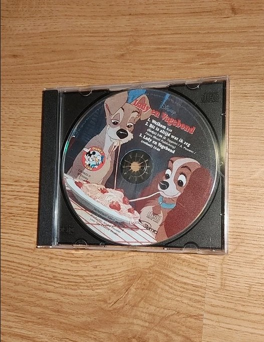 Disney cd lady en de vagebond, Verzamelen, Disney, Ophalen of Verzenden, Overige figuren, Zo goed als nieuw, Overige typen