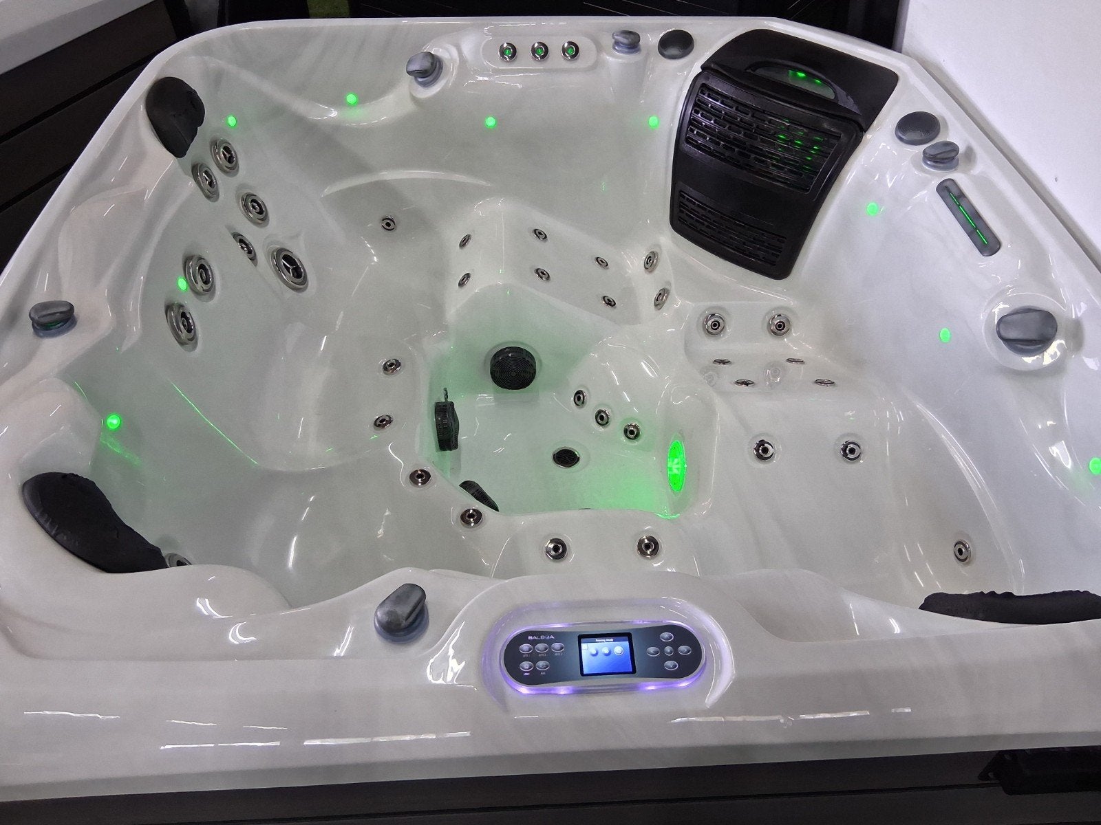 Balboa luxe jacuzzi 2 ligplaatsen spa + bezorging&garantie, Ophalen of Verzenden, Zo goed als nieuw