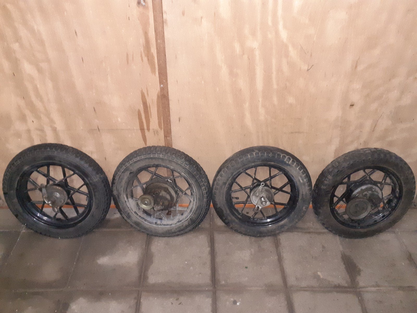 Citta Gilera wielen voor en achter inclusief naaf en klok, Ophalen of Verzenden
