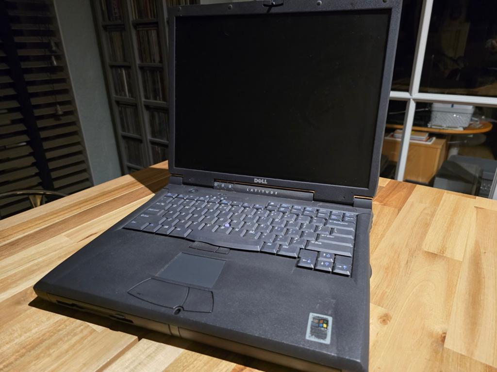 Dell Latitude - C800 - voor onderdelen, Computers en Software, Vintage Computers, Ophalen of Verzenden