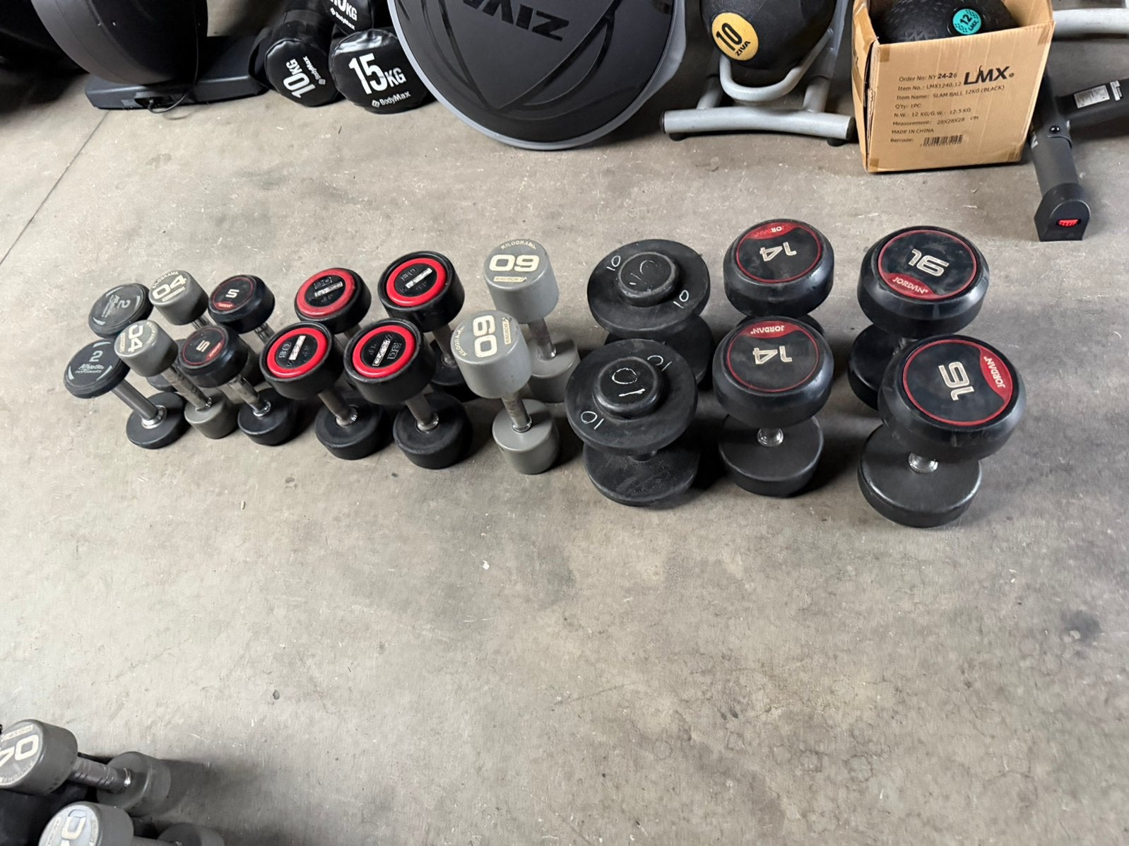 Vaste Rubberen Dumbells 2kg t/m 16kg, Ophalen, Gebruikt, Dumbbell