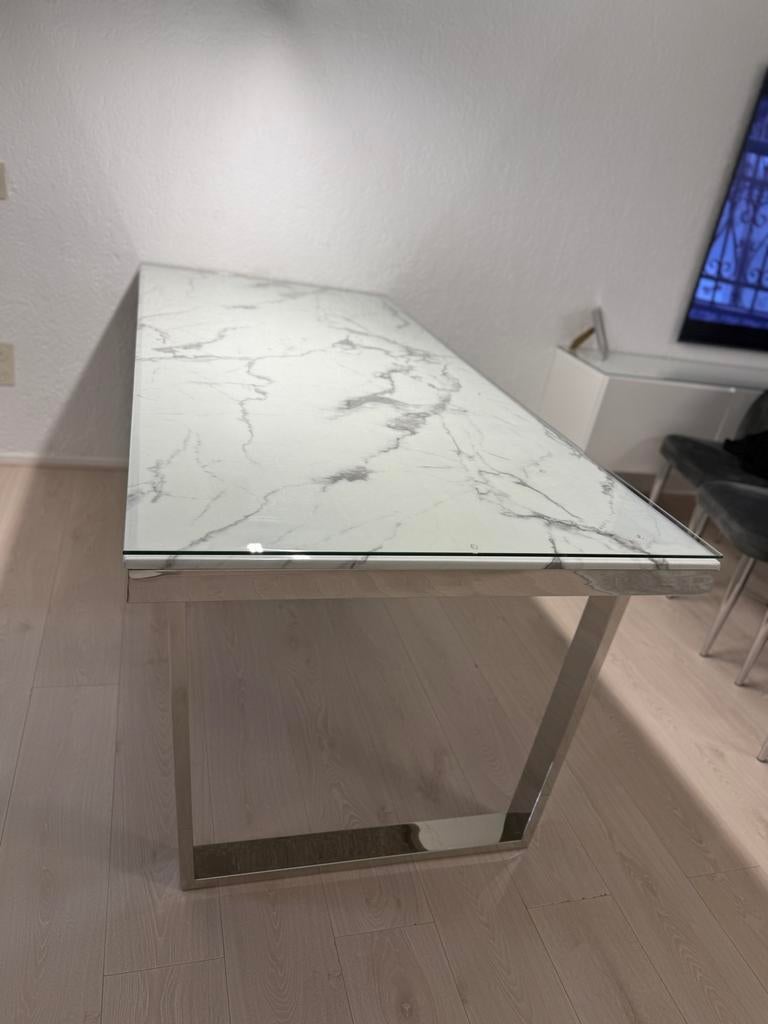 Moderne Eettafel met Marmerlook en Chroom Onderstel, Huis en Inrichting, Tafels | Eettafels, Ophalen, 50 tot 100 cm, Zo goed als nieuw