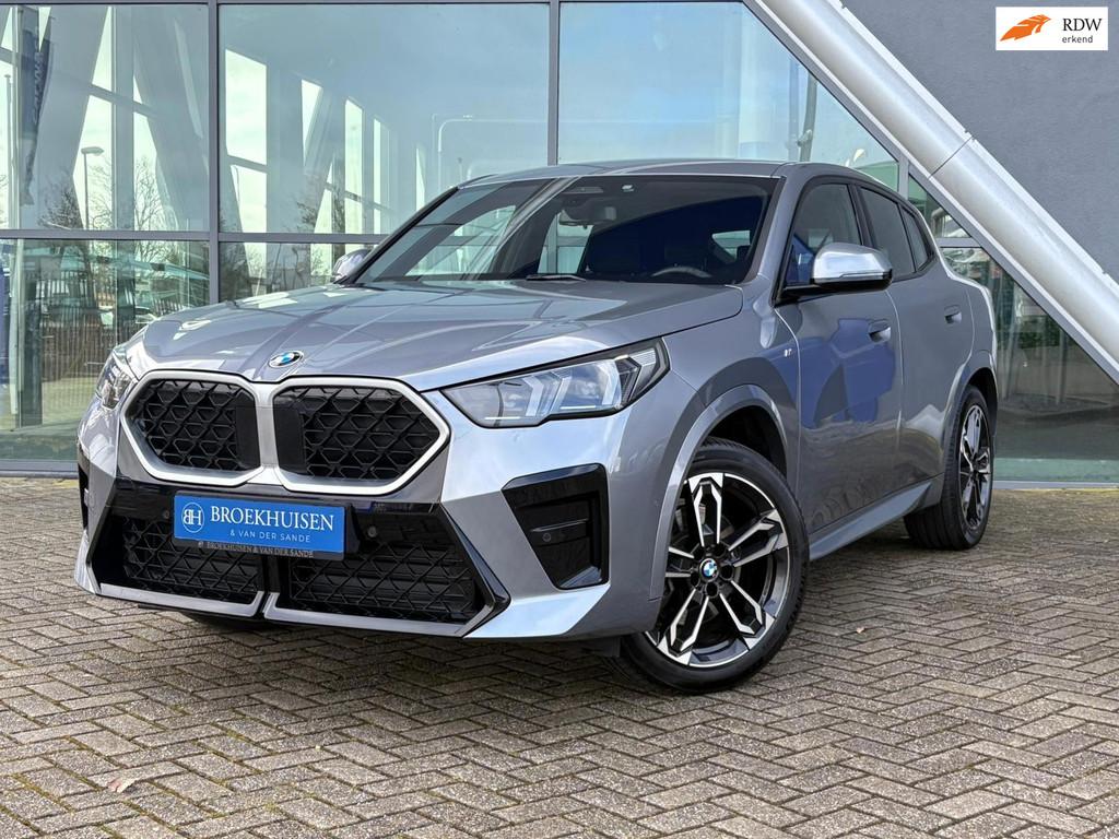 BMW X2 SDrive20i Launch Edition M sport Camera / Harman Kard, Gebruikt, Zwart, 156 pk, Bedrijf
