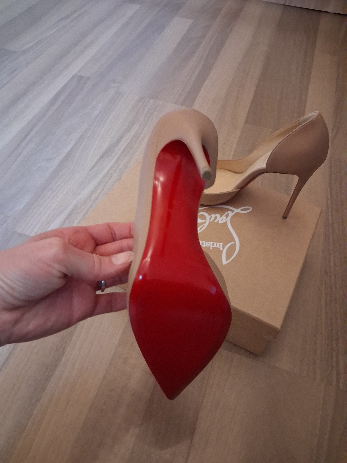 Louboutins maat 38, Pumps, Beige, Nieuw, Ophalen of Verzenden