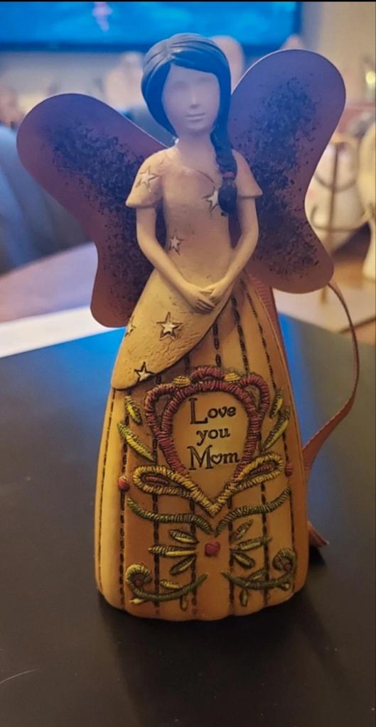 Country Soul Pavillion "I Love You Mom" beeld met vleugels, Verzamelen, Beelden en Beeldjes, Ophalen of Verzenden, Gebruikt, Mens