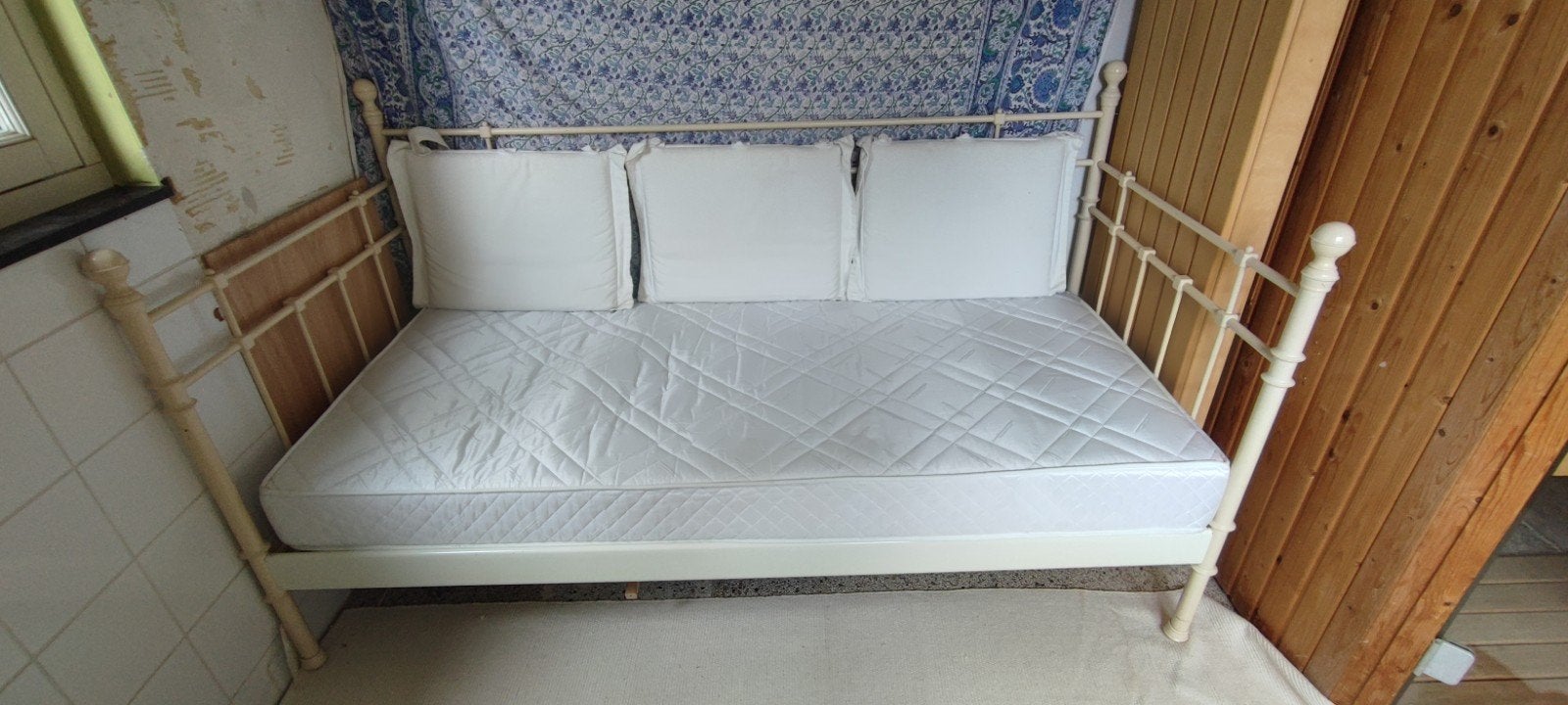IKEA Tromsnes bed (200x90) met matras - gratis ophalen, Ophalen, Gebruikt, 90 cm, Eenpersoons
