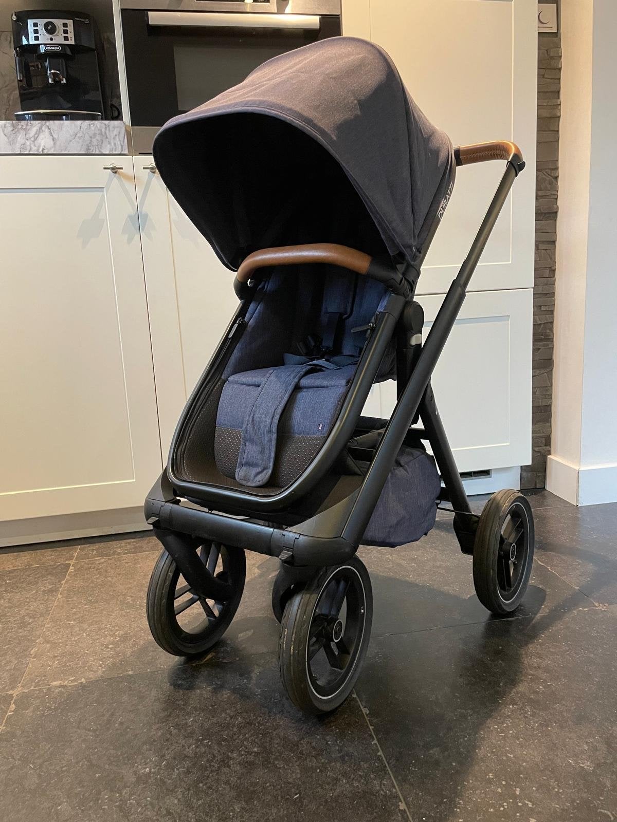 Dubatti One kinderwagen met reiswieg en accessoires, Kinderen en Baby's, Zo goed als nieuw, Combiwagen, Met reiswieg, Ophalen