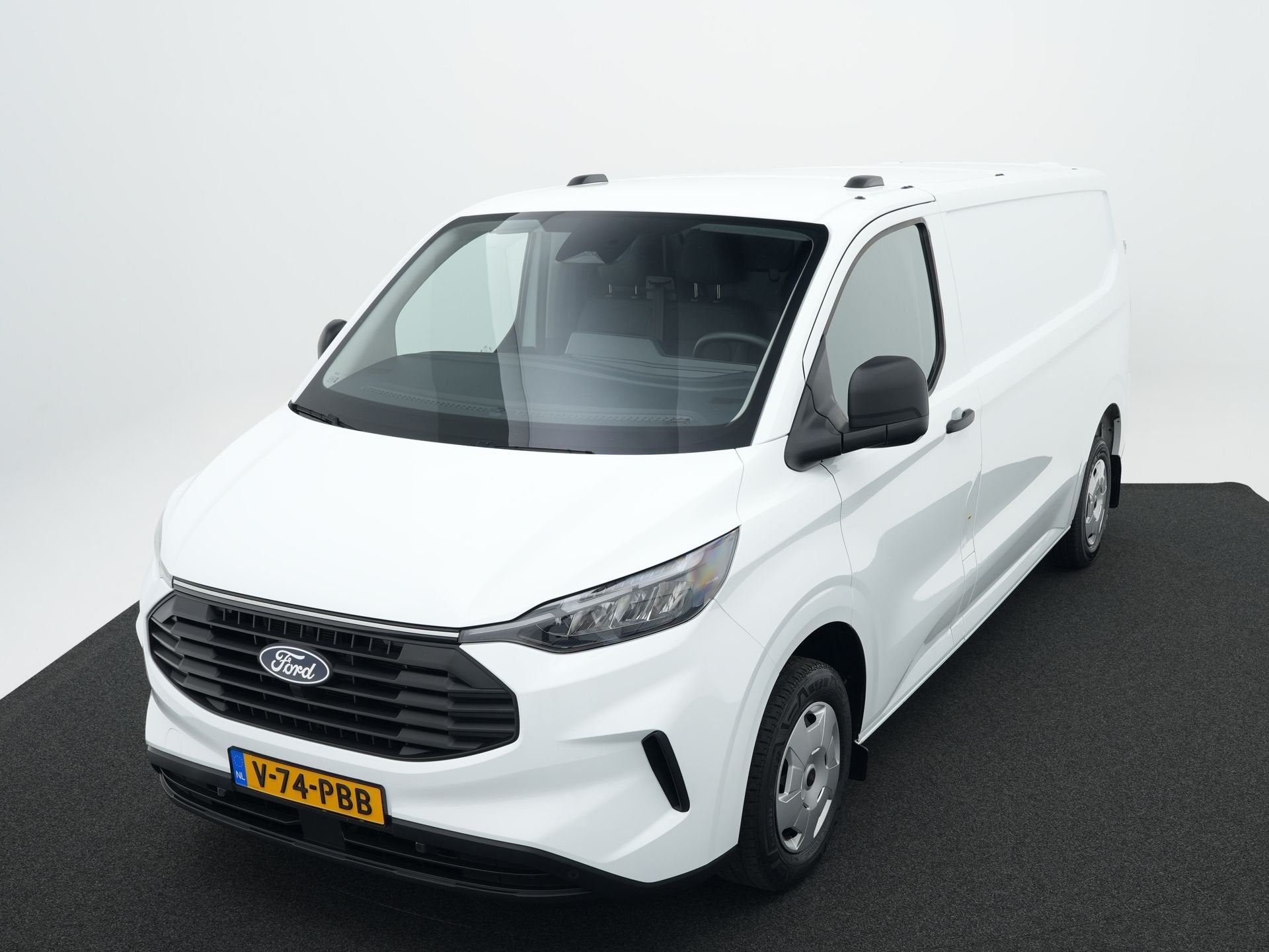 Ford Transit Custom 300 2.0 TDCI L2H1 Trend | Bekleding Viny, Voorwielaandrijving, 1849 kg, Gebruikt, 4 cilinders