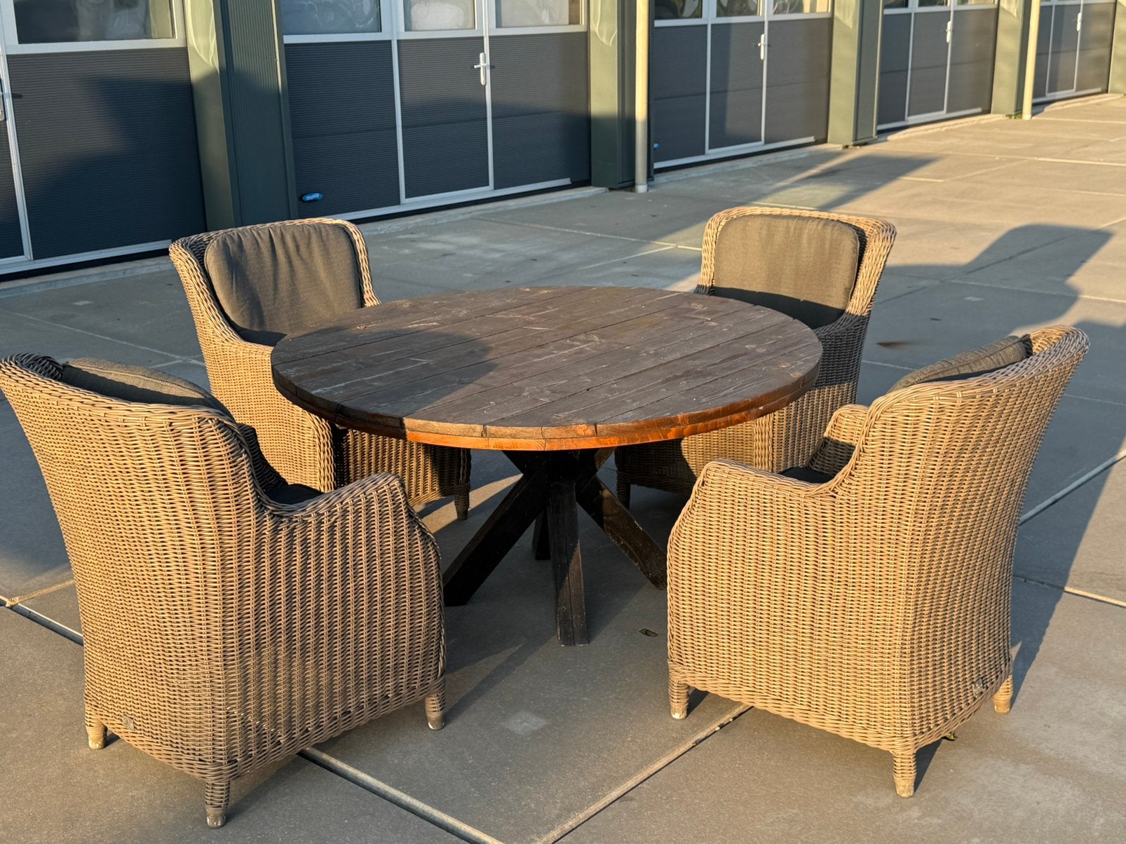 4 Brighton stoelen met Tafel, Ophalen, Zo goed als nieuw, Wicker, Stoel