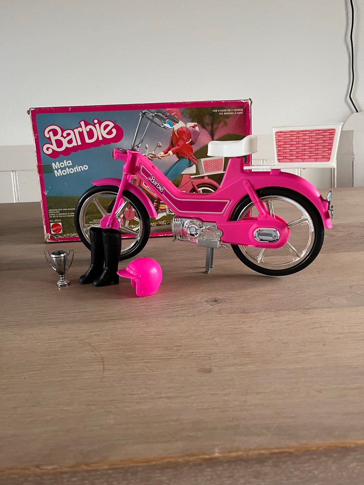 Vintage Barbie Mofa Motorino met accessoires en doos, Verzenden, Gebruikt