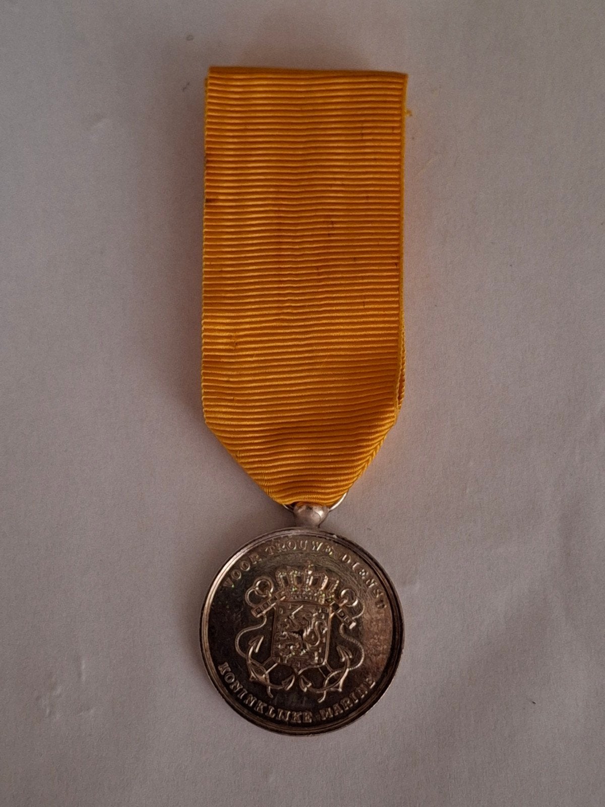 Medaille 24 jaar trouwe dienst Marine  (grootmodel), Ophalen of Verzenden, Marine, Nederland, Lintje, Medaille of Wings
