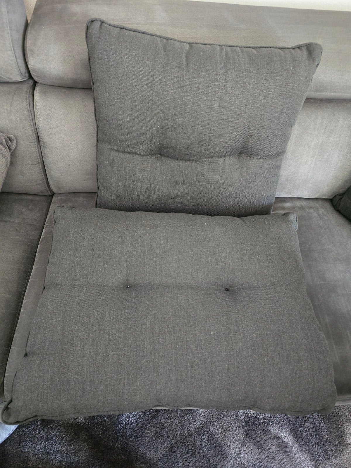 4 pillows in very good condition, Ophalen, Inclusief binnenkussen, Zo goed als nieuw, Sierkussen