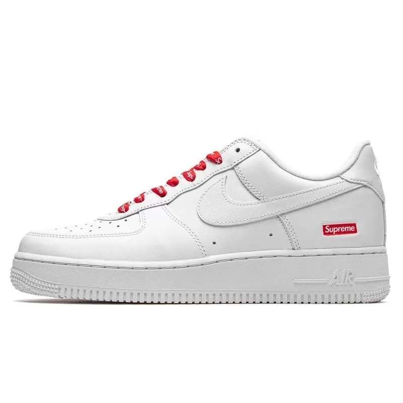 Supreme Nike Air Force 1 Low - Maat 45.5 - Nieuw!, Kleding | Heren, Schoenen, Wit, Nike, Nieuw, Ophalen of Verzenden