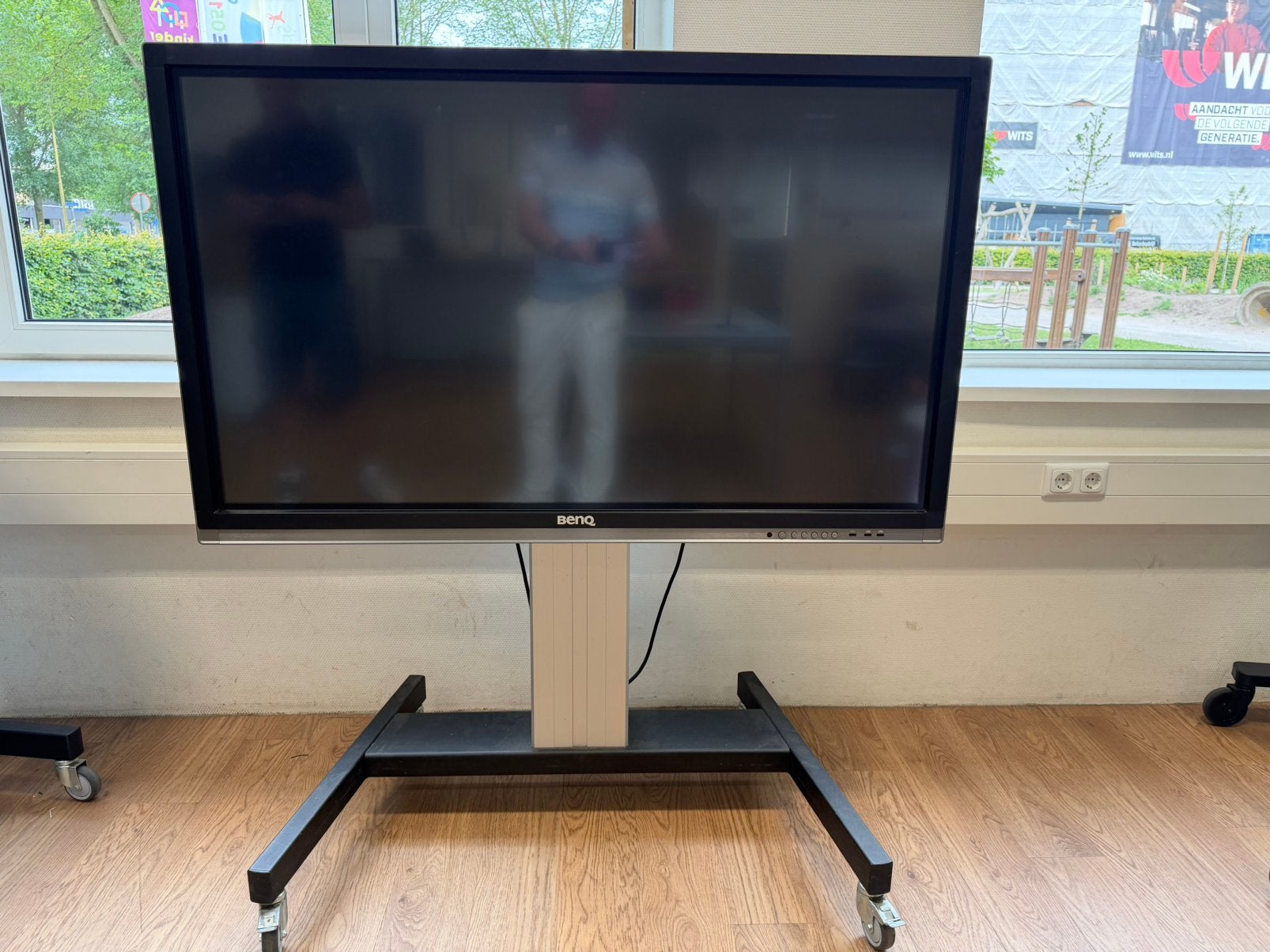 6x Benq 55inch smartboard op (elektr verst.) voet, Audio, Tv en Foto, Televisiebeugels, Ophalen, Gebruikt
