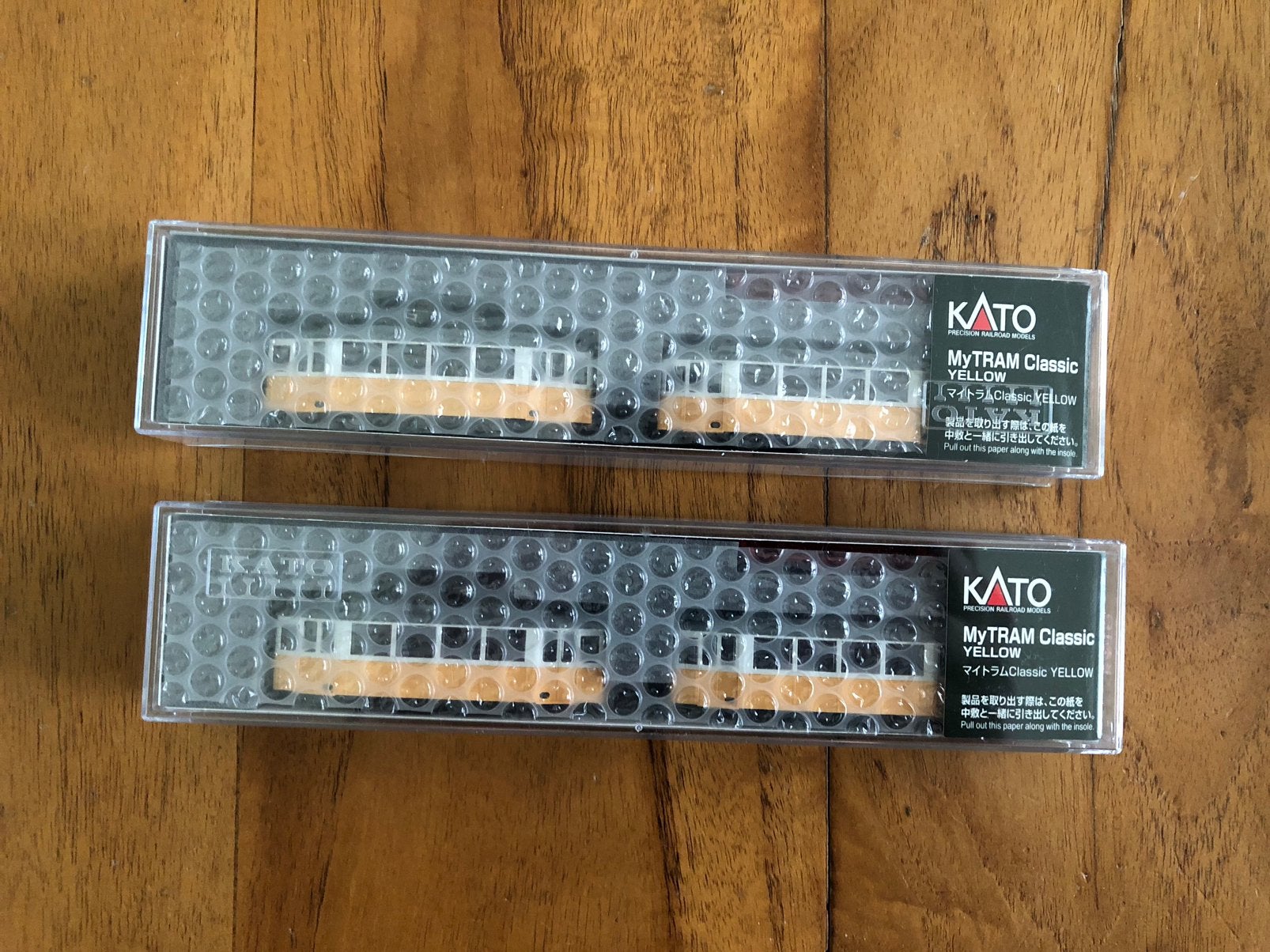 2x Kato My Tram Classic geel, Hobby en Vrije tijd, Overige merken, Treinset, Gelijkstroom, Ophalen of Verzenden