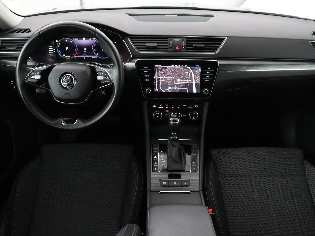 Skoda Superb 1.4 TSI iV Business Edition Plus | SOH 90,1% |, Auto's, Skoda, Stof, Gebruikt, 4 cilinders, Adaptive Cruise Control