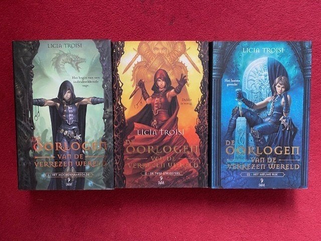 LICIA TROISI DE OORLOGEN VAN DE VERREZEN WERELD DE COMPLETE, Boeken, Fantasy, Ophalen of Verzenden, Zo goed als nieuw
