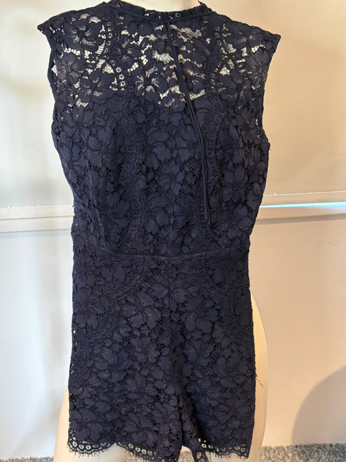 Sandro blauw kanten jumpsuit met open rug maat s, Kleding | Dames, Ophalen of Verzenden, Zo goed als nieuw, Maat 36 (S), Blauw