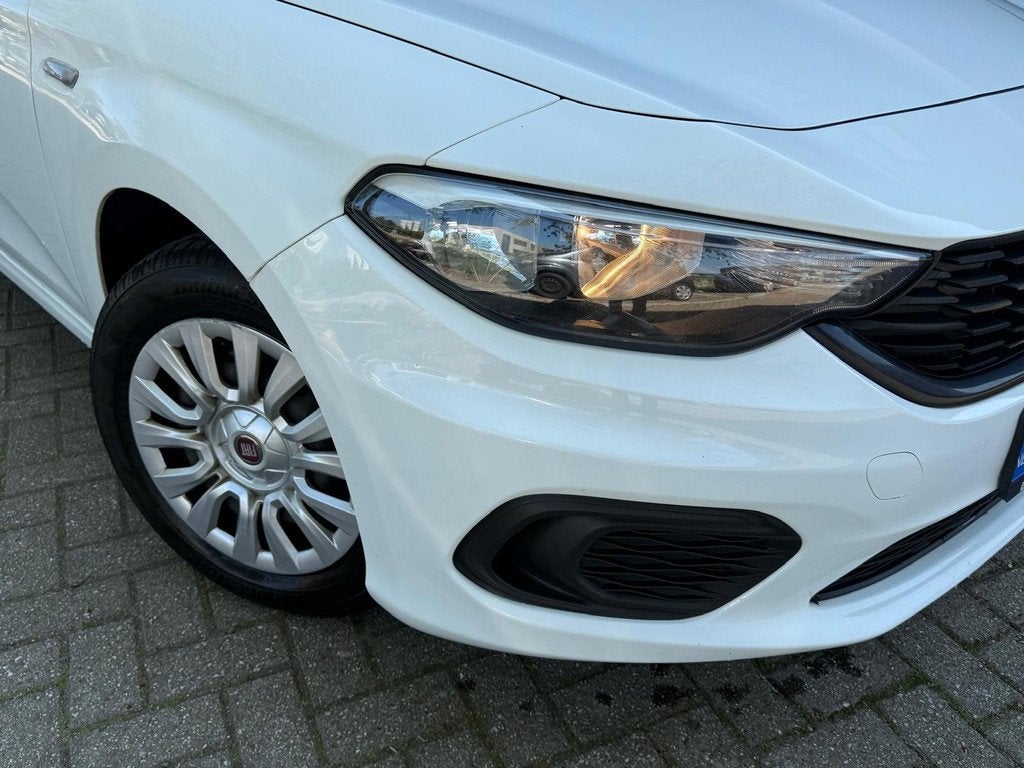 Fiat Tipo 1.4 Lounge/Airco/parkeersensoren/nieuw apk, Auto's, Fiat, Voorwielaandrijving, 15 km/l, Gebruikt, Euro 6