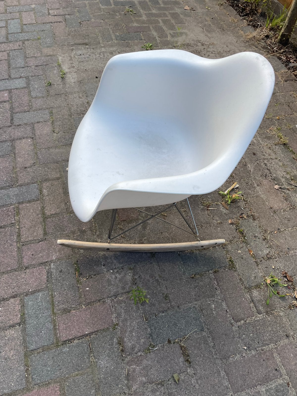 Eames RAR Schommelstoel - Wit, Huis en Inrichting, Ophalen, Kunststof, Gebruikt, Wit
