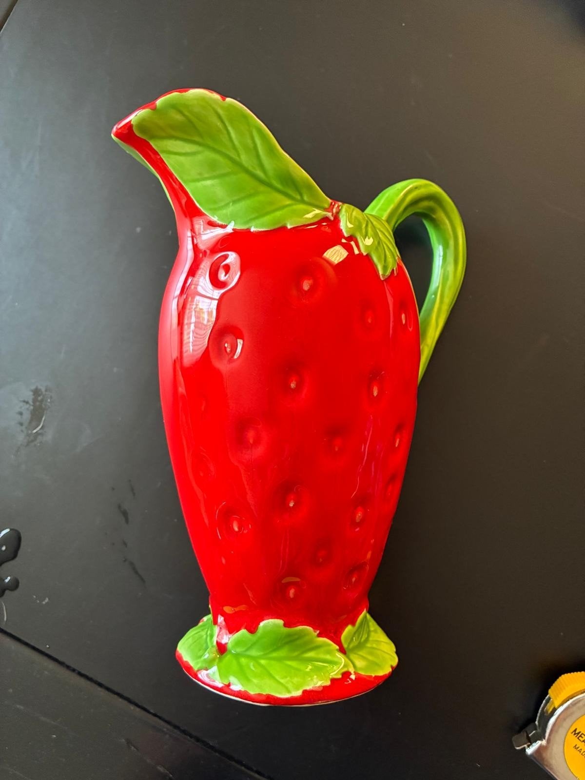 Aardbeienkan - Decoratieve Keramische Kan, Ophalen of Verzenden