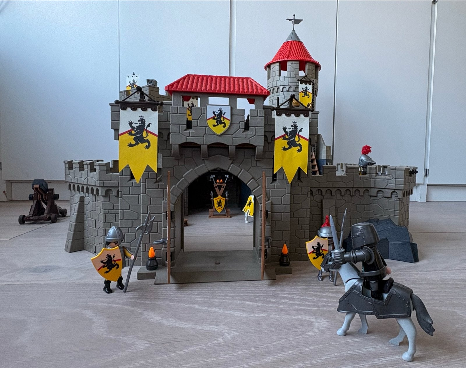 Playmobil Leeuwenridders Kasteel met Katapult en Accessoires, Gebruikt, Complete set, Ophalen of Verzenden, Kasteel/Fort