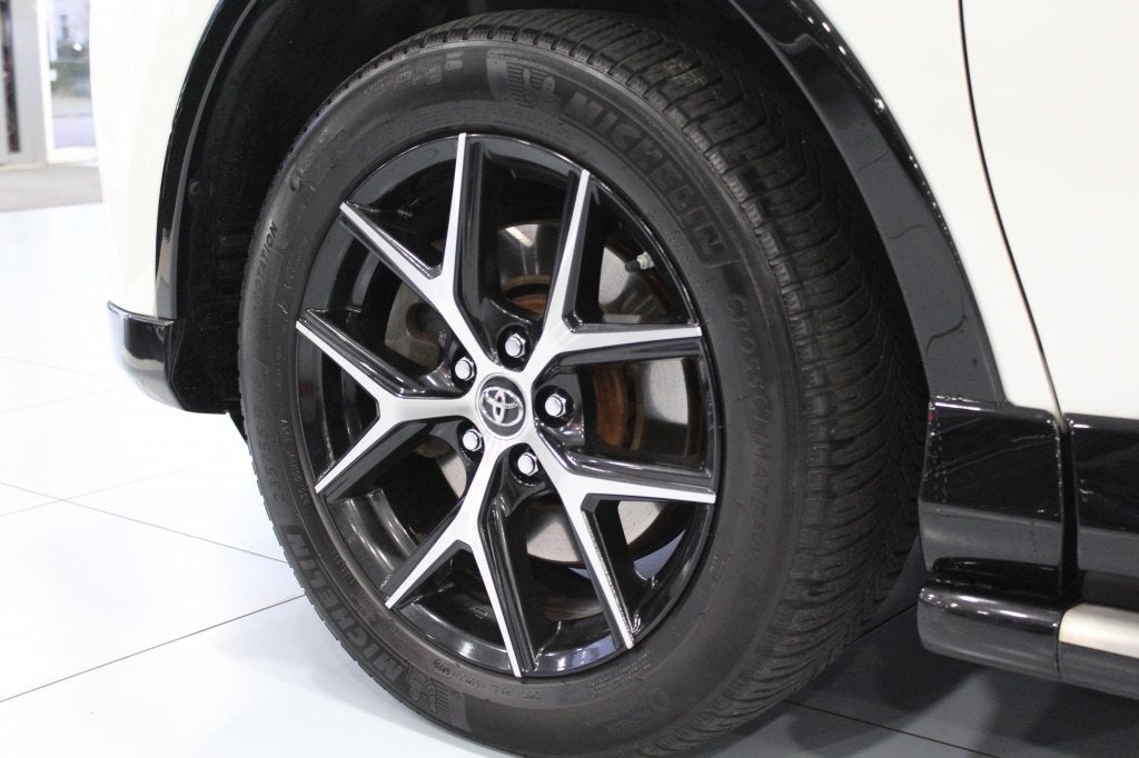 Toyota RAV4 Hybrid Style Selection/LEDER/CAMERA/TREKHAAK, Auto's, Toyota, Gebruikt, Wit, Bedrijf, 155 pk