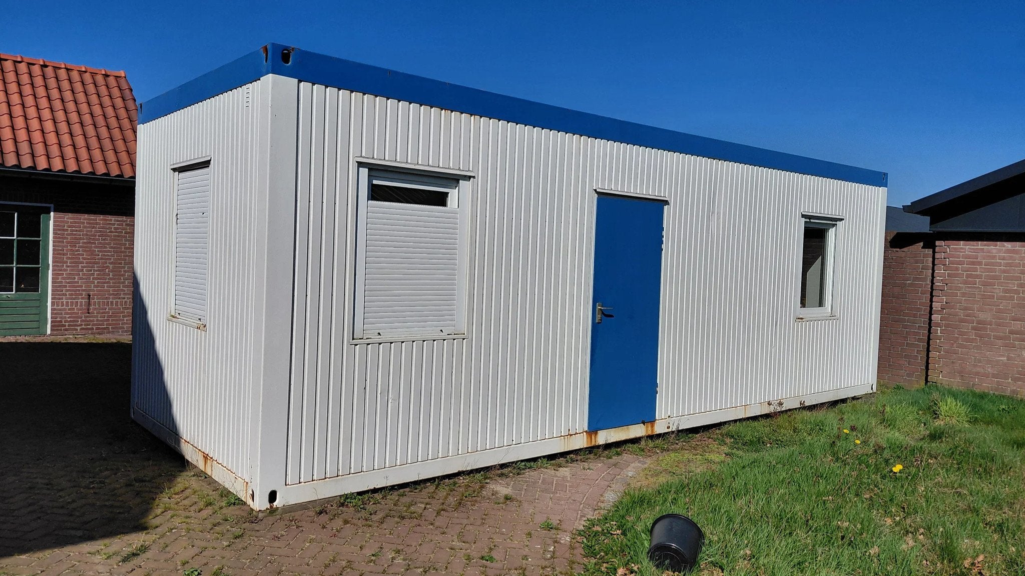 Mobiele kantoorunit / Bouwkeet met keuken en toilet