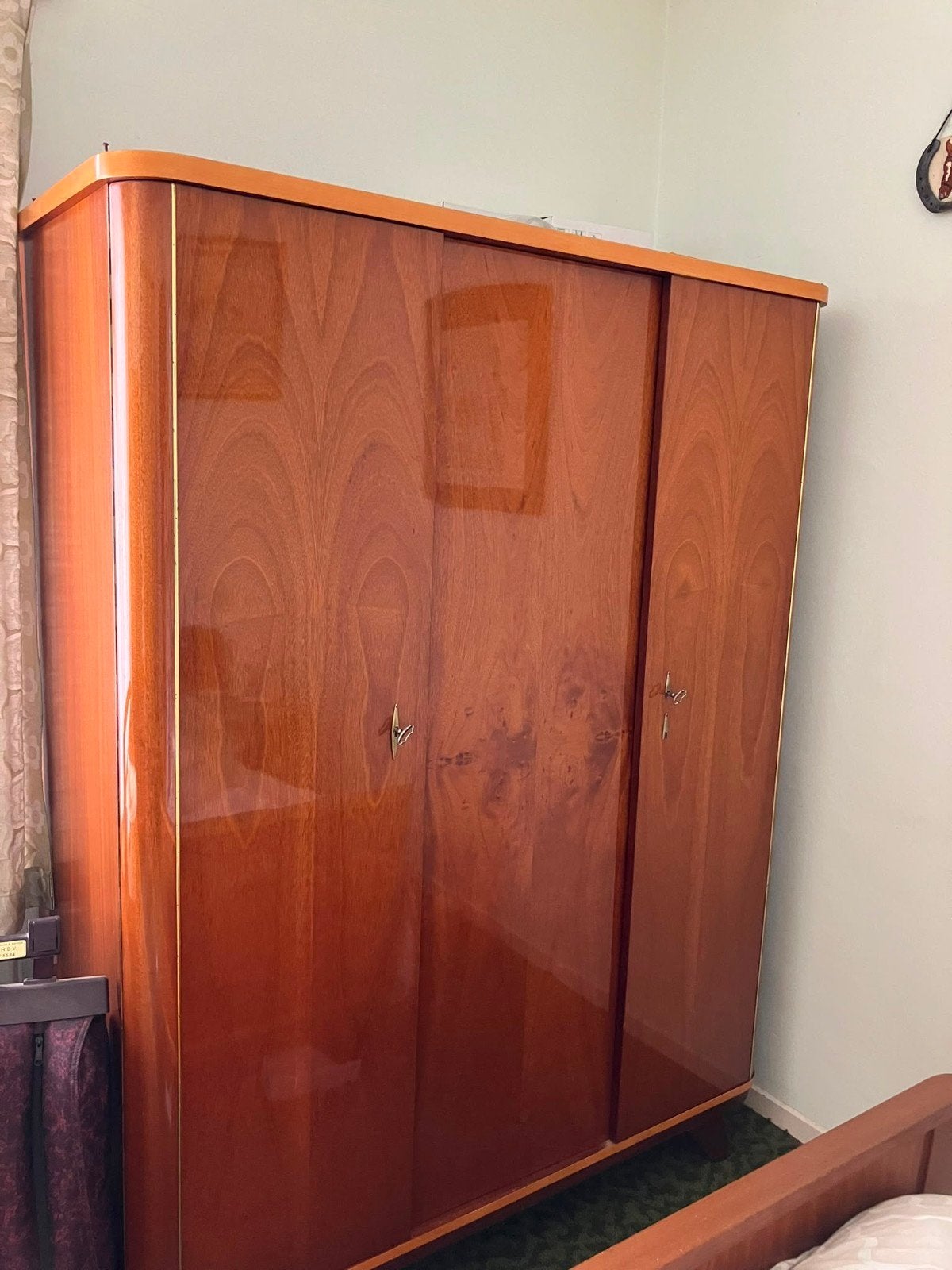 Vintage kledingkast te koop, Ophalen