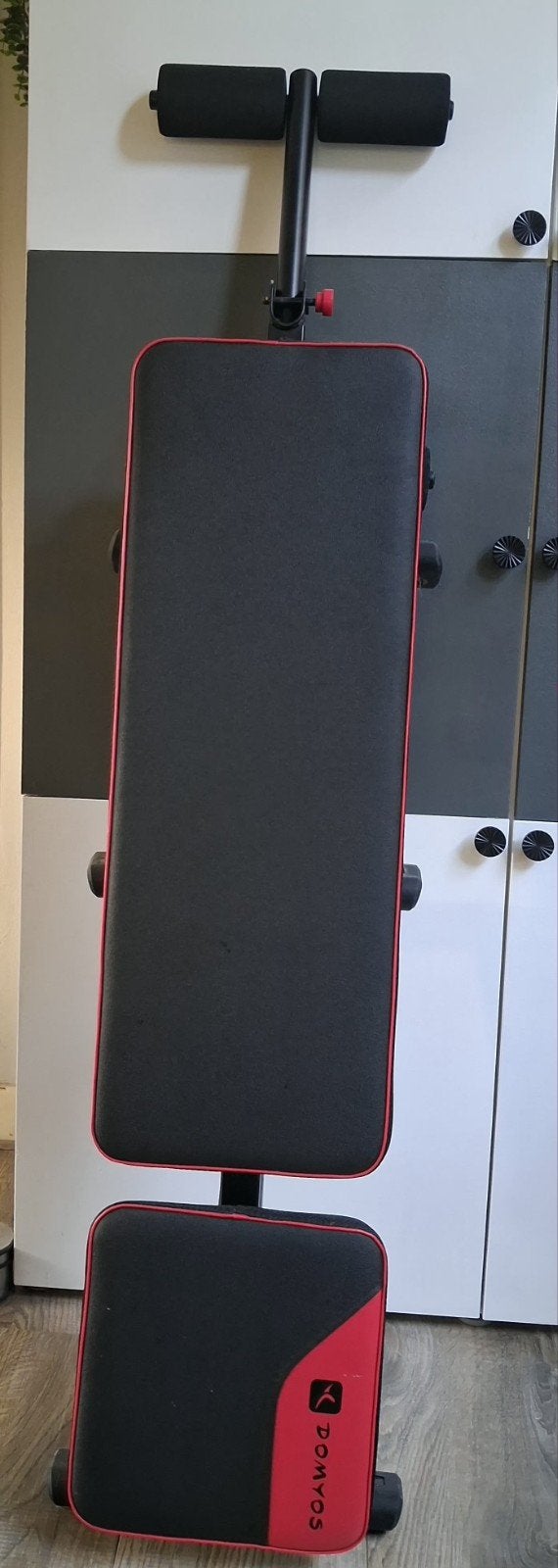 Domyos inklapbare fitness bench - Zo goed als nieuw, Ophalen, Kunststof, Buik, Overige typen