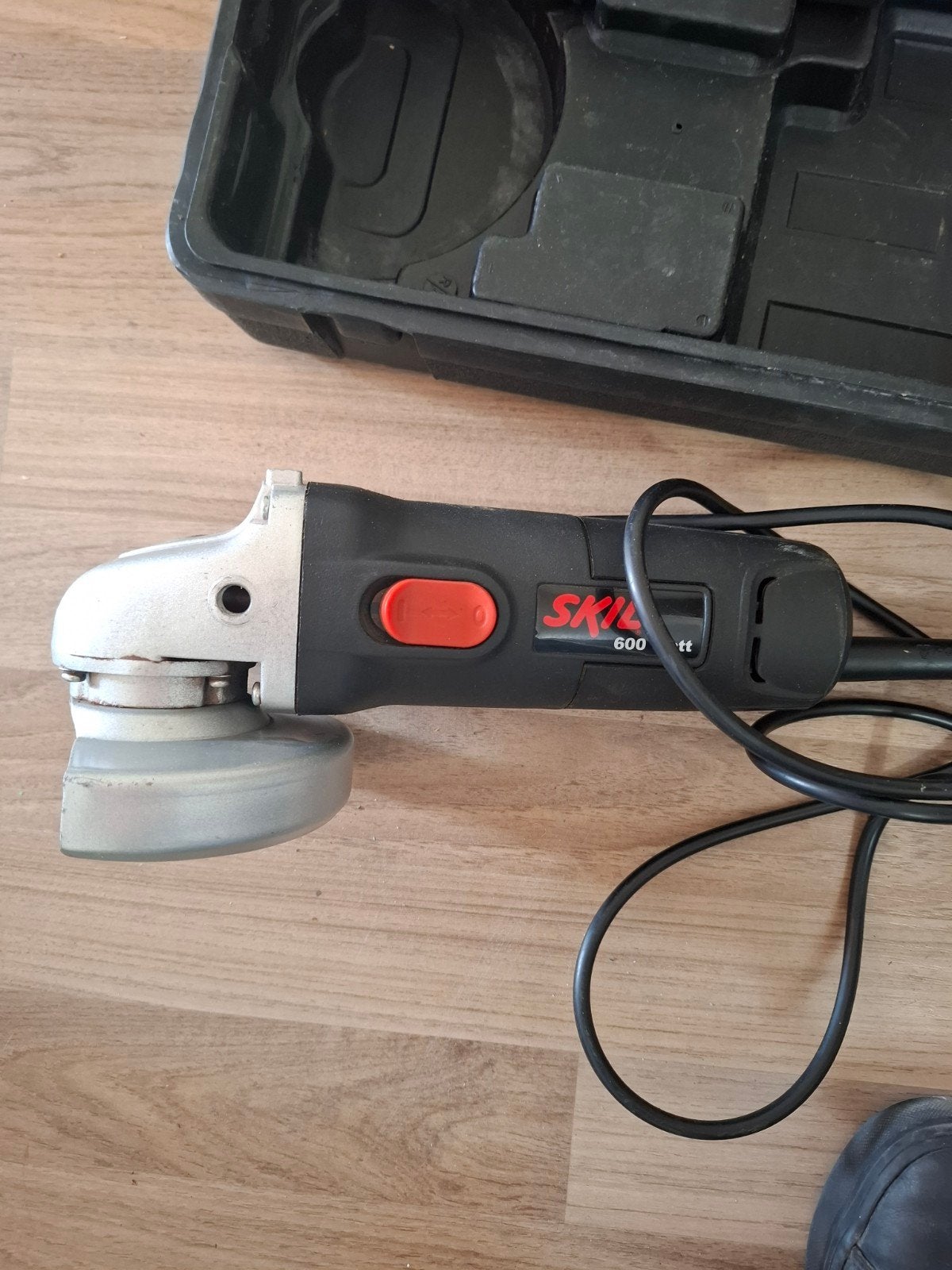 SKIL Haakse Slijper 9135 (600W) met Koffer en Schijven, Ophalen, Gebruikt