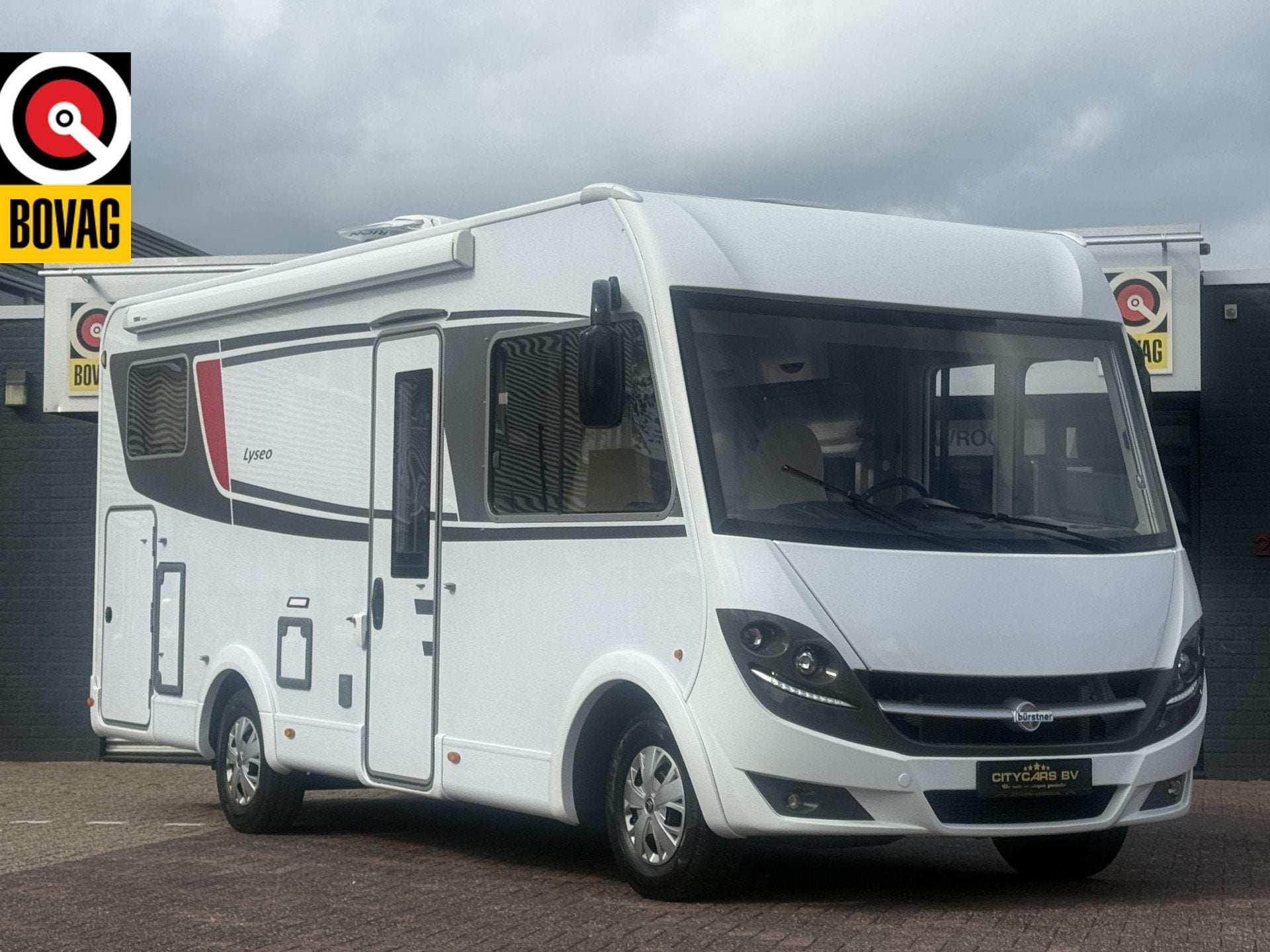 Bürstner Lyseo T 690 164 pk lengte bedden+hefbed luifel hor, Caravans en Kamperen, Integraal, Hordeur, Ringverwarming, 7 tot 8 meter