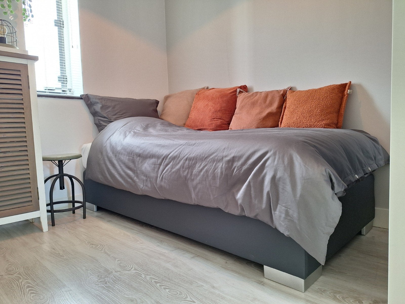 Boxspring 100x200. Ongebruikt. Incl donzen dekbed e.d., Huis en Inrichting, Ophalen, 100 cm, Eenpersoons, Nieuw