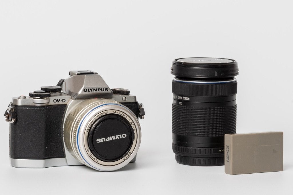 Olympus OM E-M10 met twee objectieven, Accu, Gebruikt, 16 megapixels, Ophalen of Verzenden
