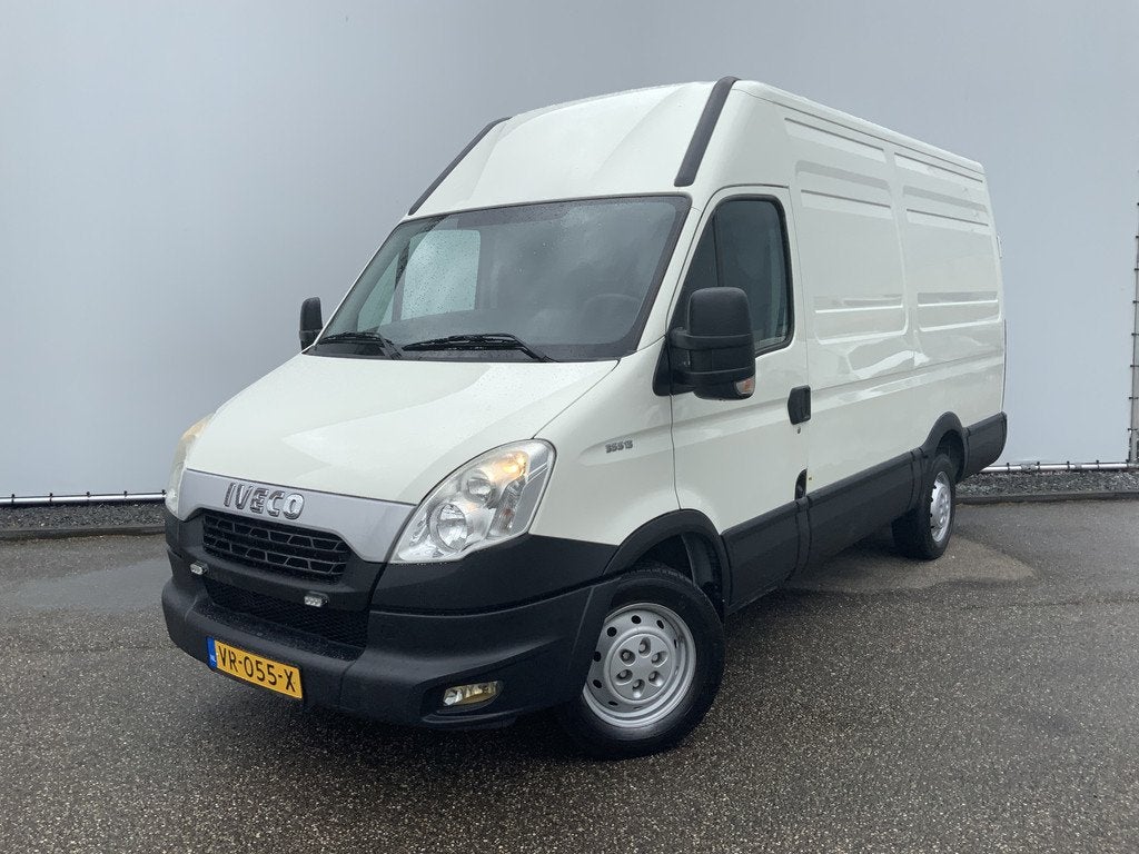 Iveco Daily 35S13V 330 H3 Airco Cruise 3 Zits Trekhaak & Ops, Auto's, 13 km/l, Euro 5, Gebruikt, Iveco