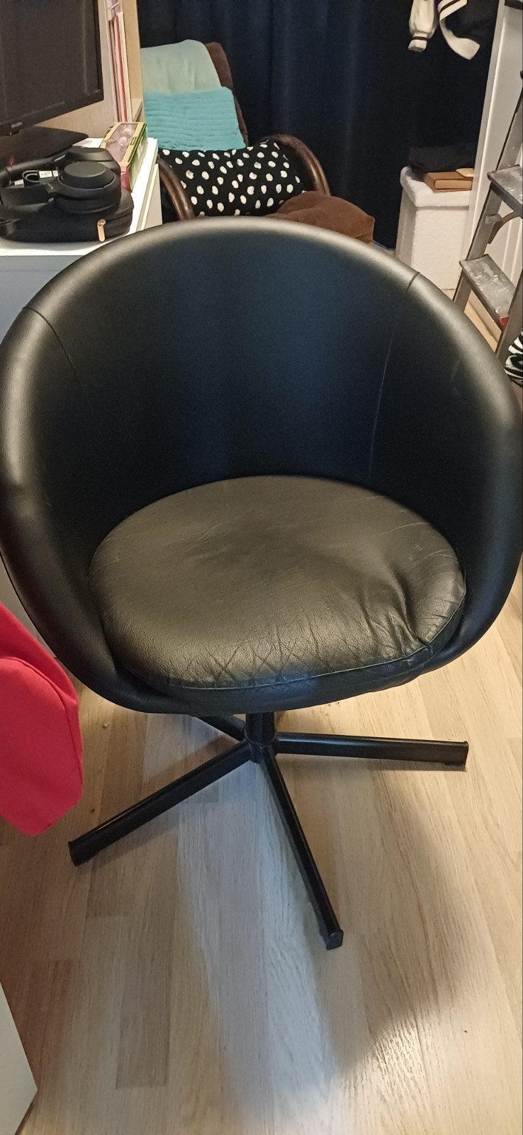 Zwarte draaibare fauteuil - Comfortabele kuipstoel, Ophalen, Gebruikt, Zwart, Leer