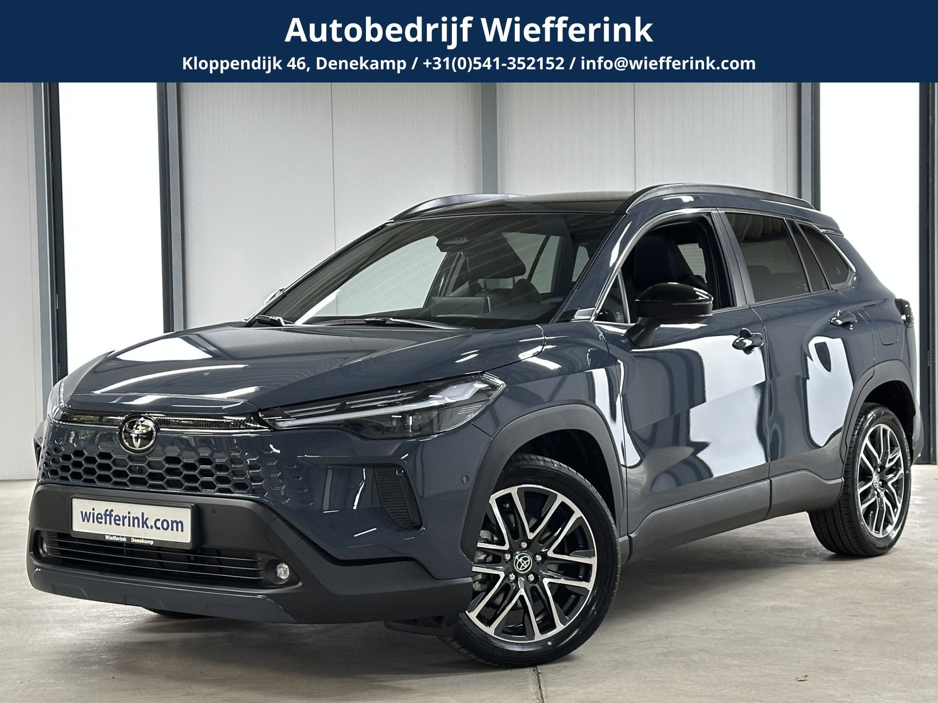 Toyota Corolla Cross Hybrid 180 Executive | Leder | Pano | J, 12 maanden, Gebruikt, 4 cilinders, 179 pk