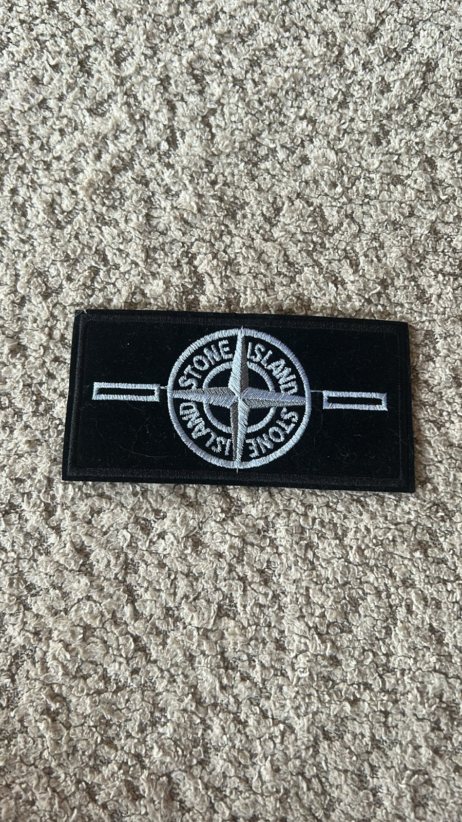 Stone Island badge - zwart wit, Hobby en Vrije tijd, Kledingapplicaties en Hotfix, Ophalen of Verzenden, Zo goed als nieuw, Overige applicaties