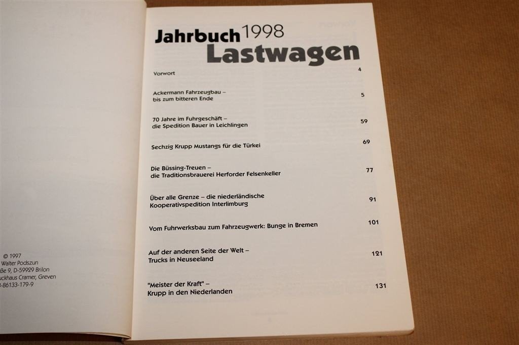 Jahrbuch Lastwagen 1998 — Vrachtwagens en Transporteurs, Ophalen of Verzenden, Gelezen, Tractor en Landbouw
