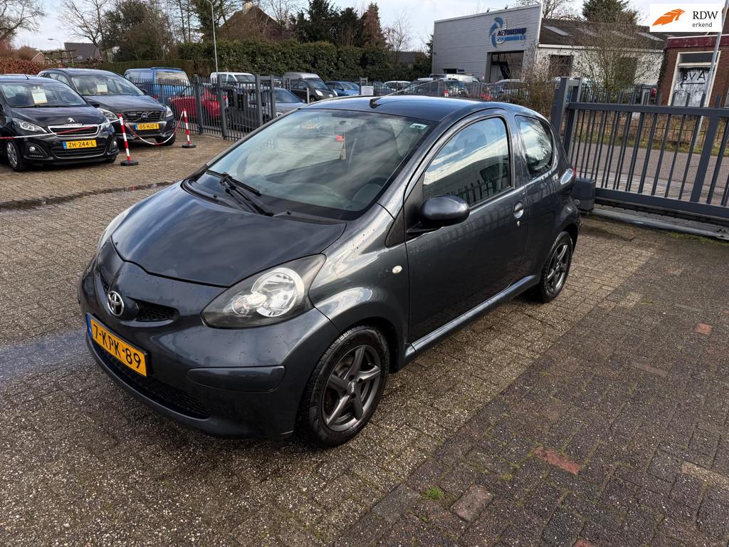 Toyota Aygo 1.0 | Airco | E-Ramen | Sportvelgen |, Auto's, Toyota, Voorwielaandrijving, Gebruikt, 4 stoelen, Elektrische ramen
