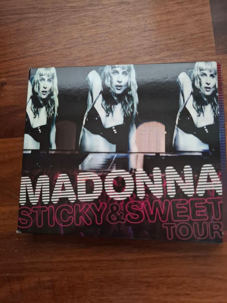 Madonna - Sticky & Sweet Tour DVD + CD Boxset, Gebruikt, Alle leeftijden, Boxset, Muziek en Concerten
