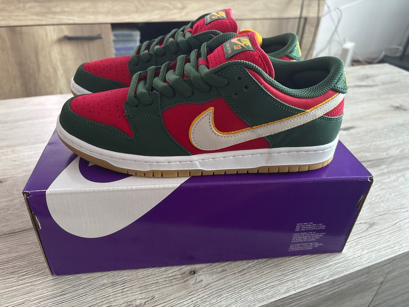 Nike SB Dunk Low Pro 'PRM' - Seattle Supersonics. Maat 24,5, Overige kleuren, Nieuw, Ophalen of Verzenden, Sneakers of Gympen