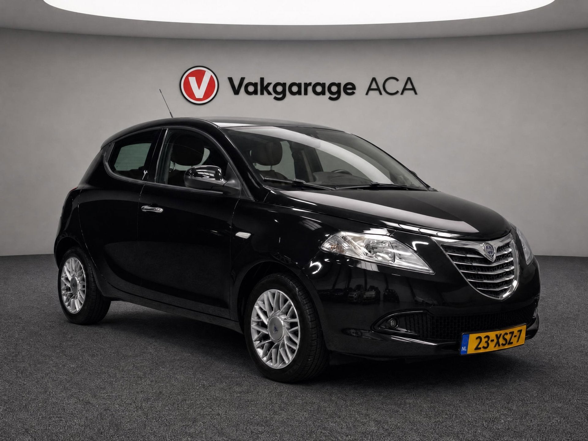 Lancia Y(psilon) Ypsilon 1.2 Black & Red //. 101.000 km // A, Auto's, Voorwielaandrijving, Euro 5, Gebruikt, 4 cilinders